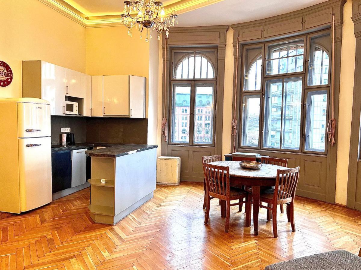 F14 Guest House By Small Home Budapest Exteriör bild