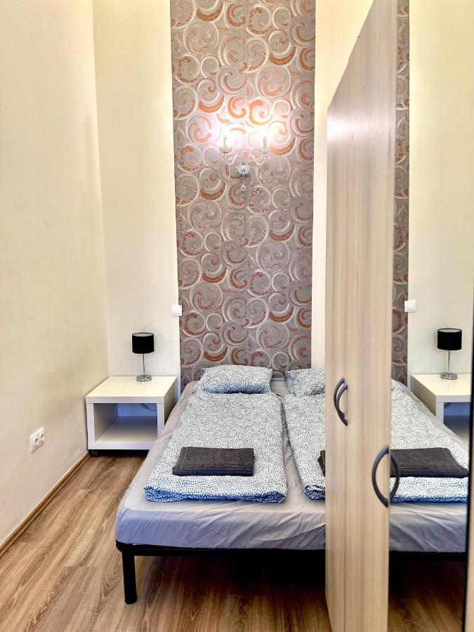 F14 Guest House By Small Home Budapest Exteriör bild