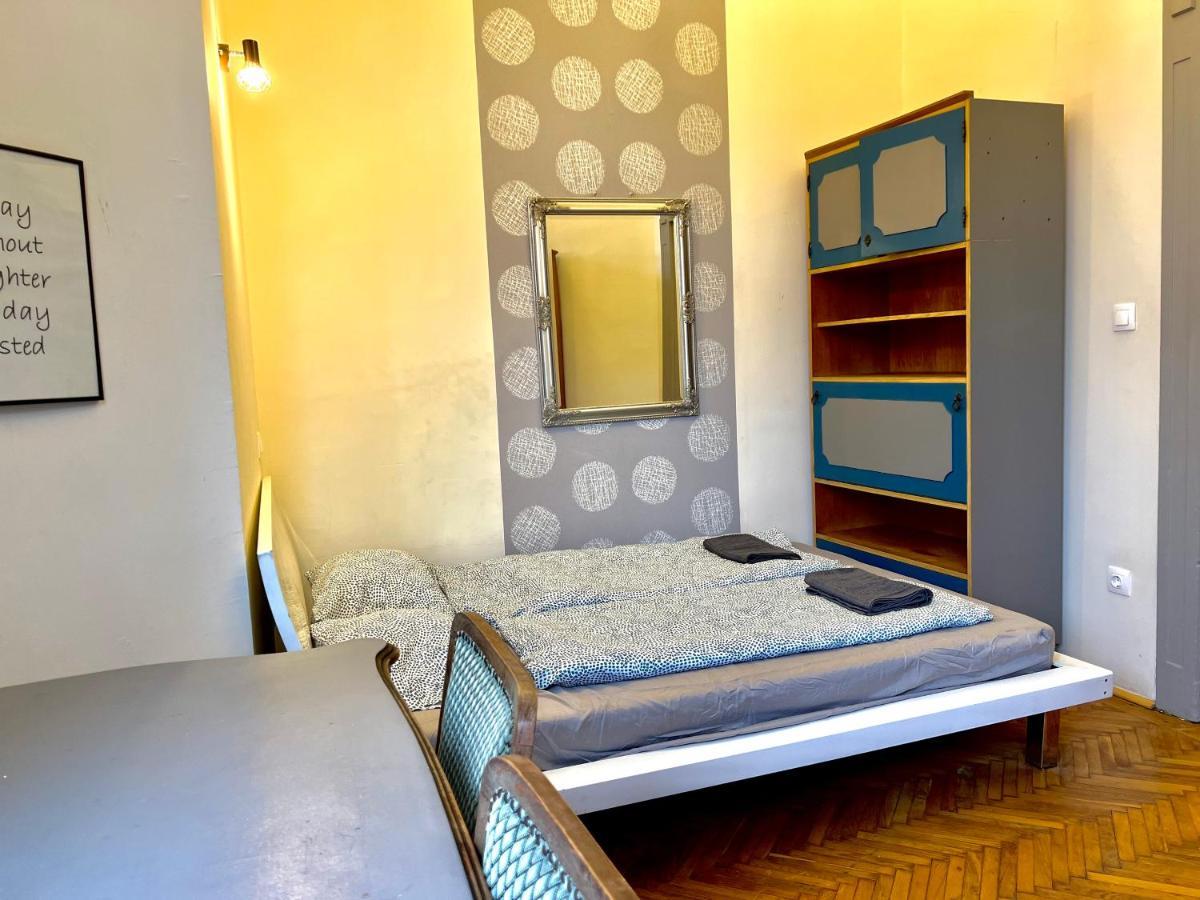 F14 Guest House By Small Home Budapest Exteriör bild