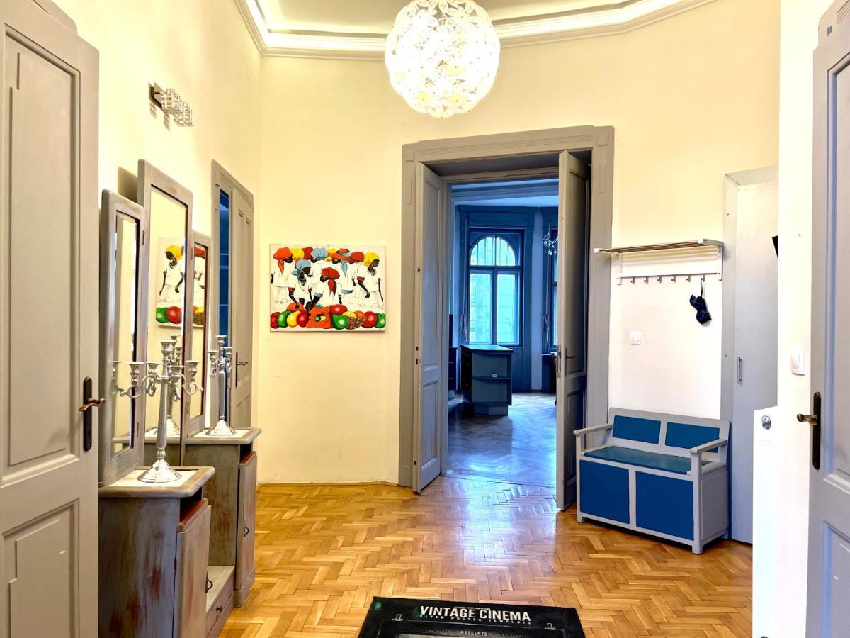 F14 Guest House By Small Home Budapest Exteriör bild