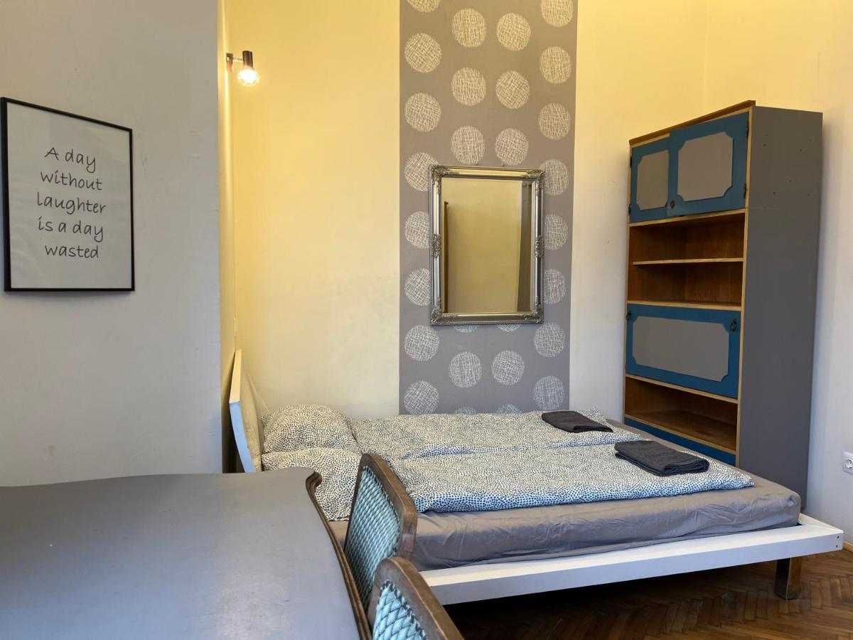 F14 Guest House By Small Home Budapest Exteriör bild